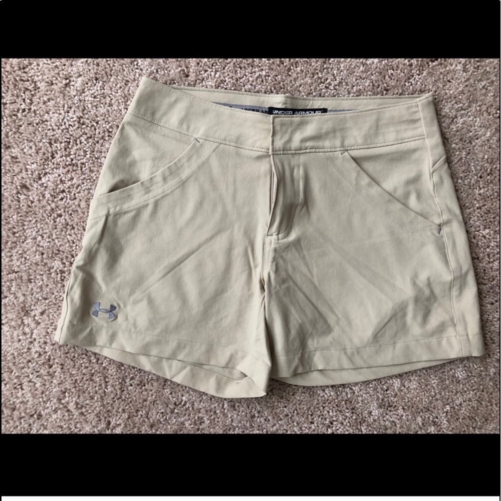 Khaki golf shorts for @emmamadelane
